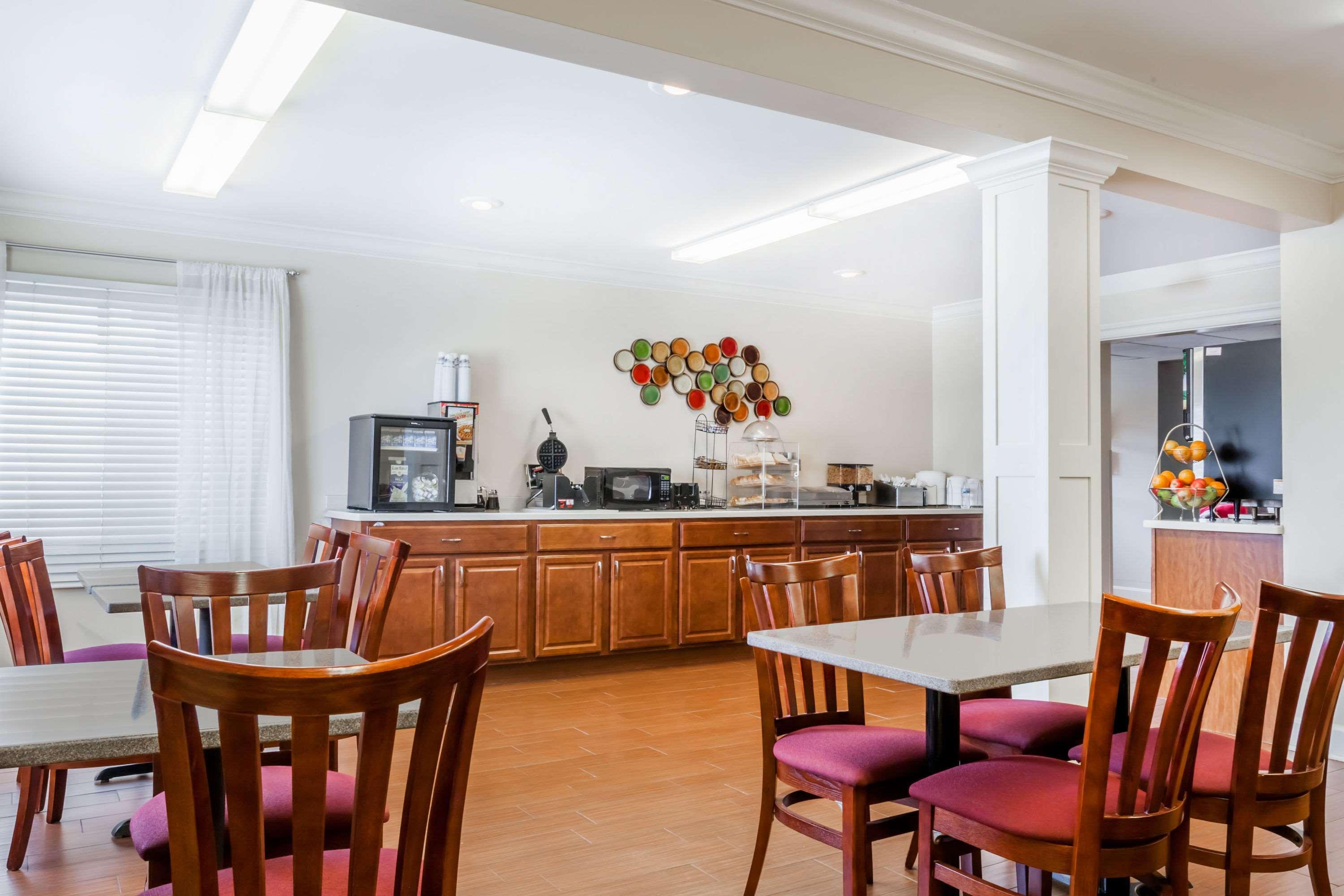 Ramada By Wyndham Tell City Buitenkant foto