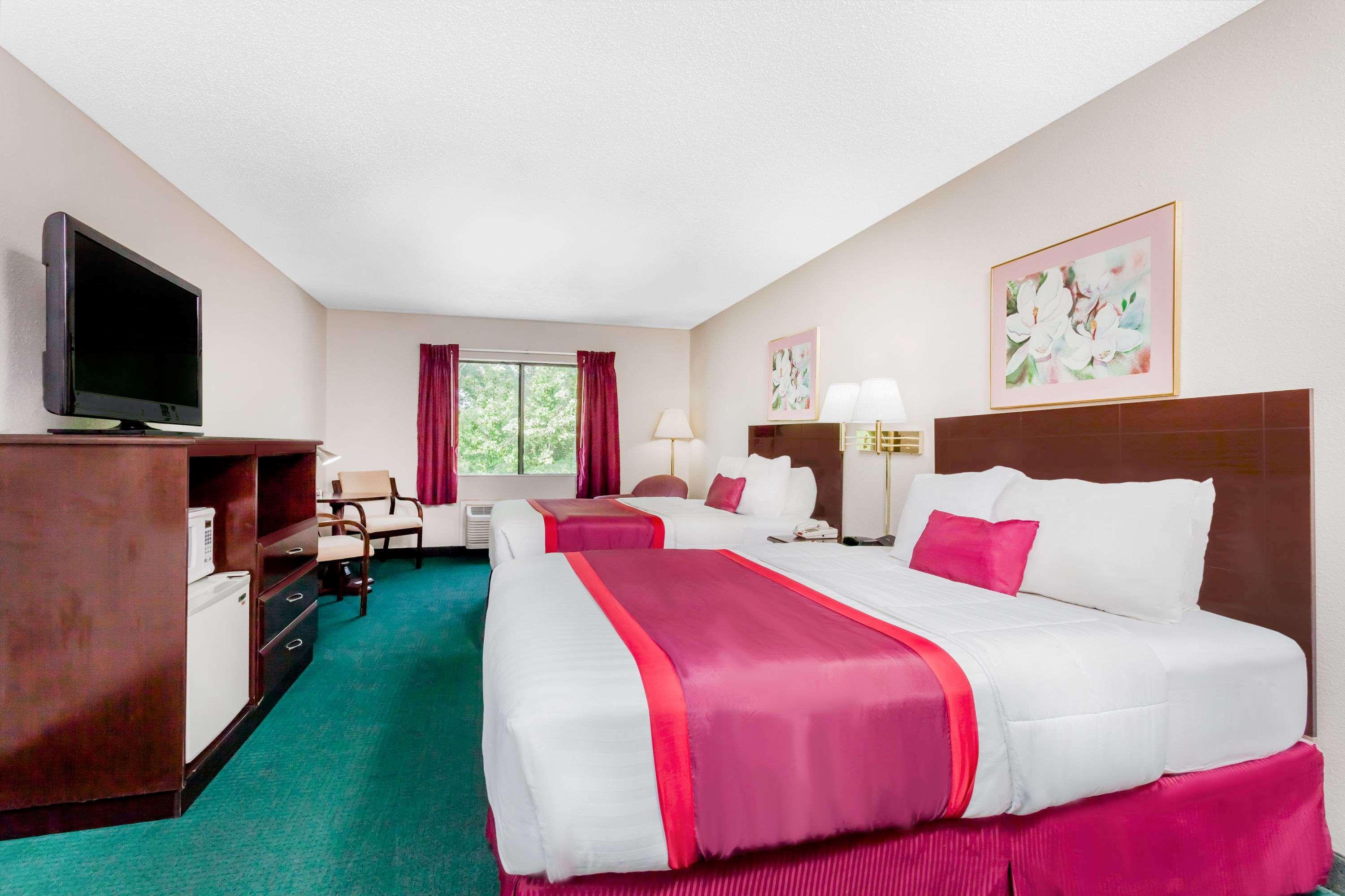 Ramada By Wyndham Tell City Buitenkant foto